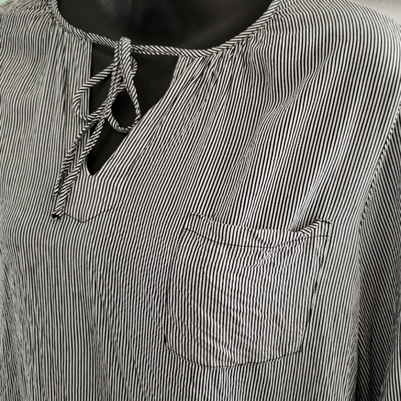 Simply Vera Vera Wang XL black white striped top - Picture 2 of 6